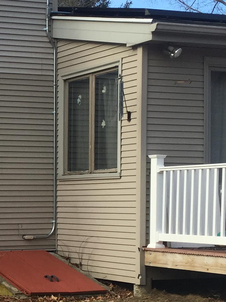Old window to be replaced in Farmington, CT